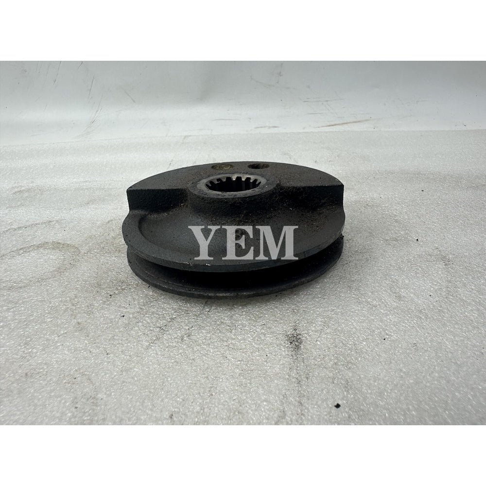 D905 Crankshaft Pulley For Kubota Excavator Parts Engine