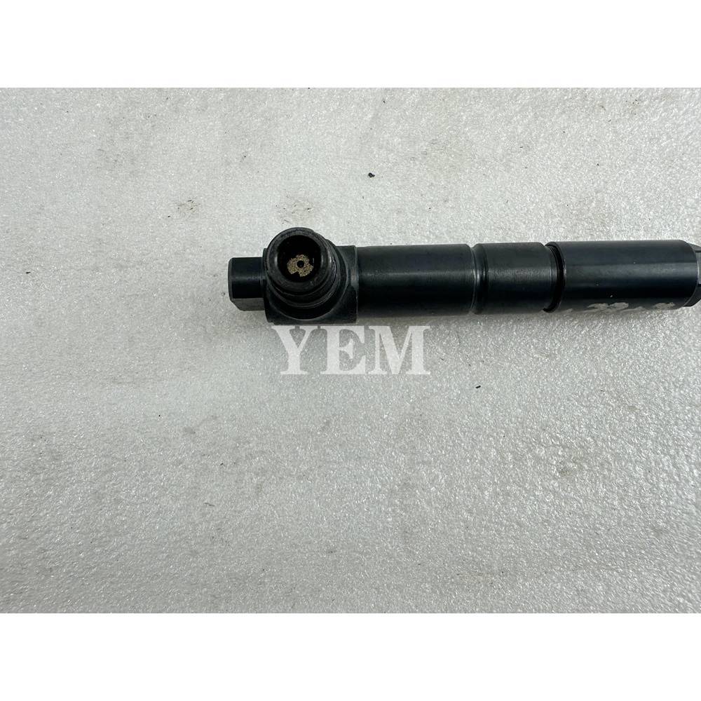 USED For Kubota Engine 1G772-53000 V3307 Fuel Injector OEM Parts For Kubota