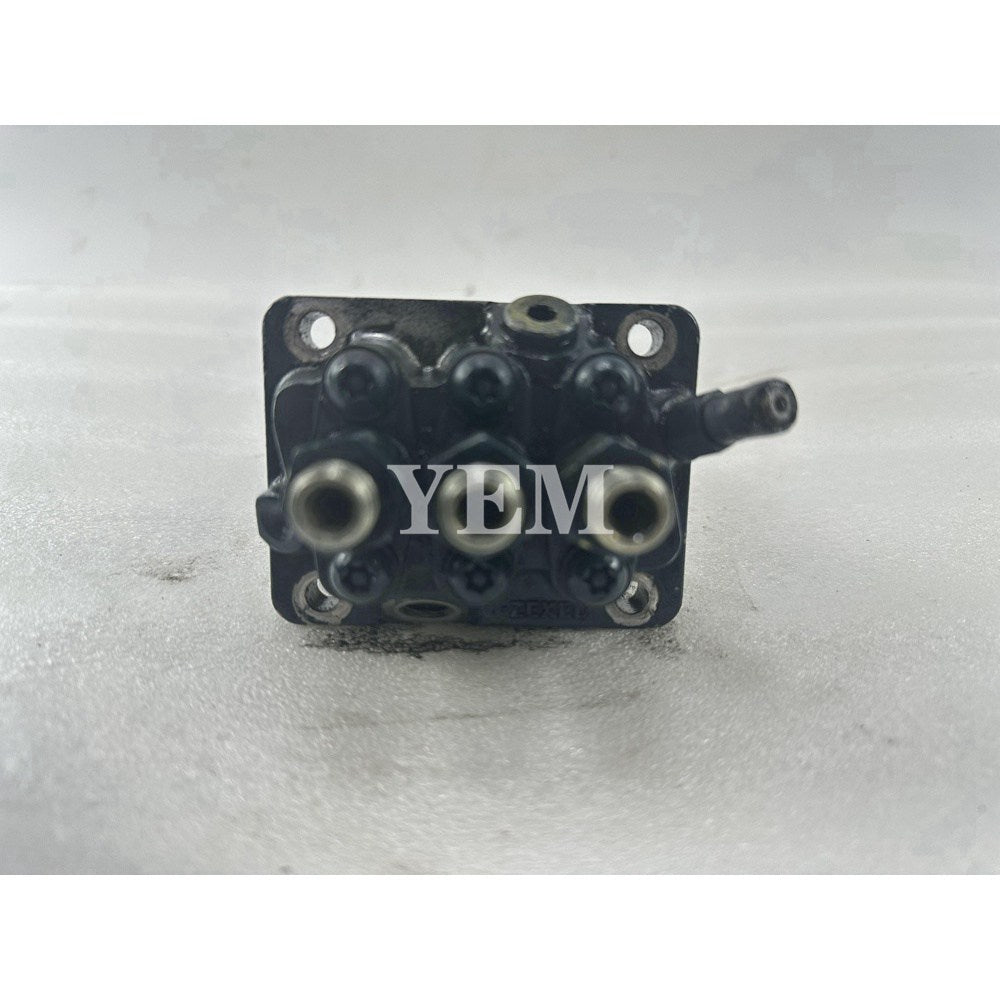 Used Fuel Injection Pump 16030-5101 For Kubota D1105 Excavator Engine Parts For Kubota