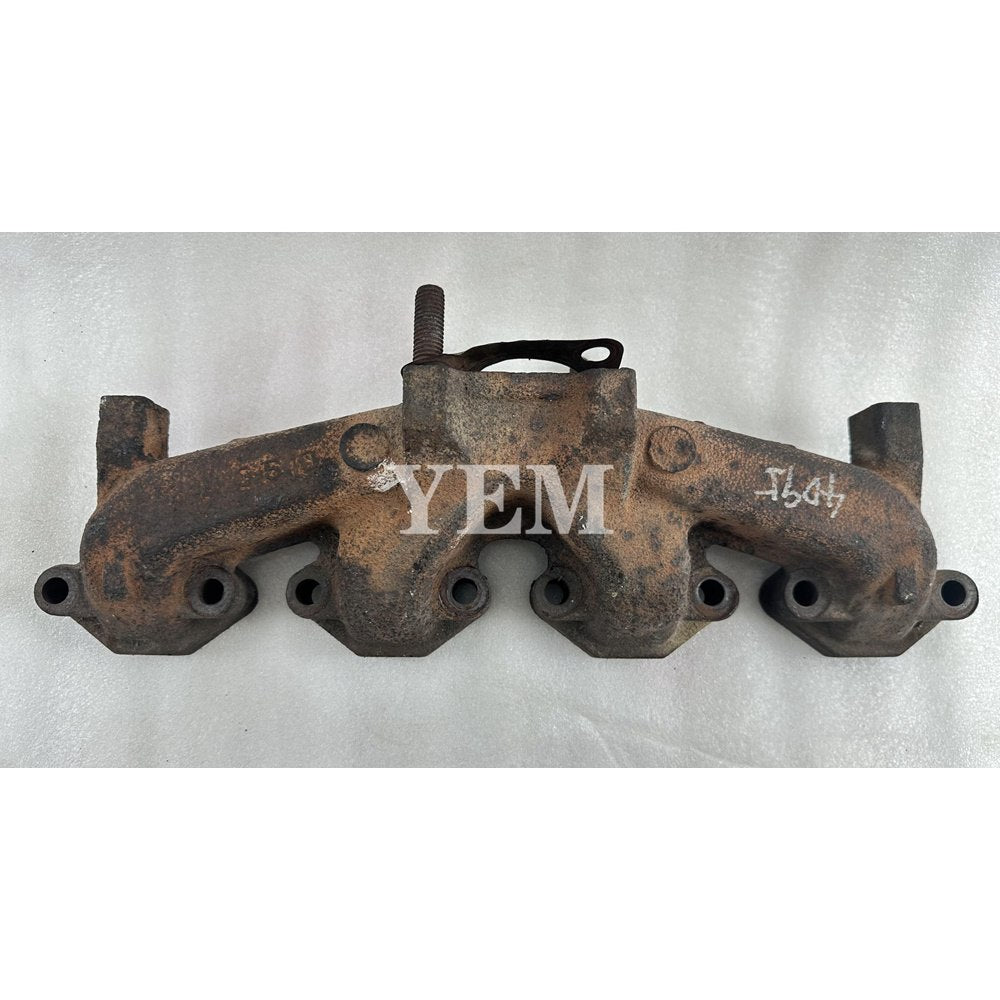 Used Exhaust Manifold For Komatsu 4D95 Engine PC60-6 PC88MR-6 PW98MR-6