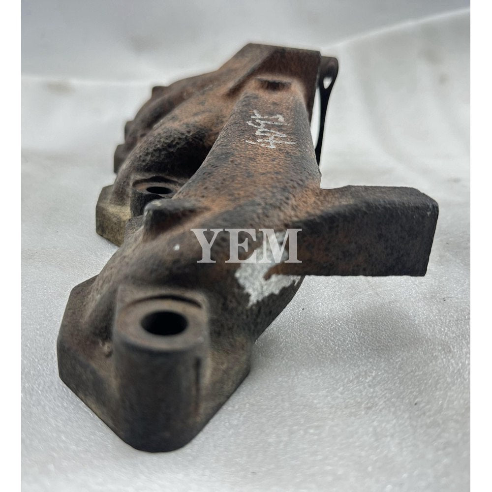 Used Exhaust Manifold For Komatsu 4D95 Engine PC60-6 PC88MR-6 PW98MR-6 For Komatsu