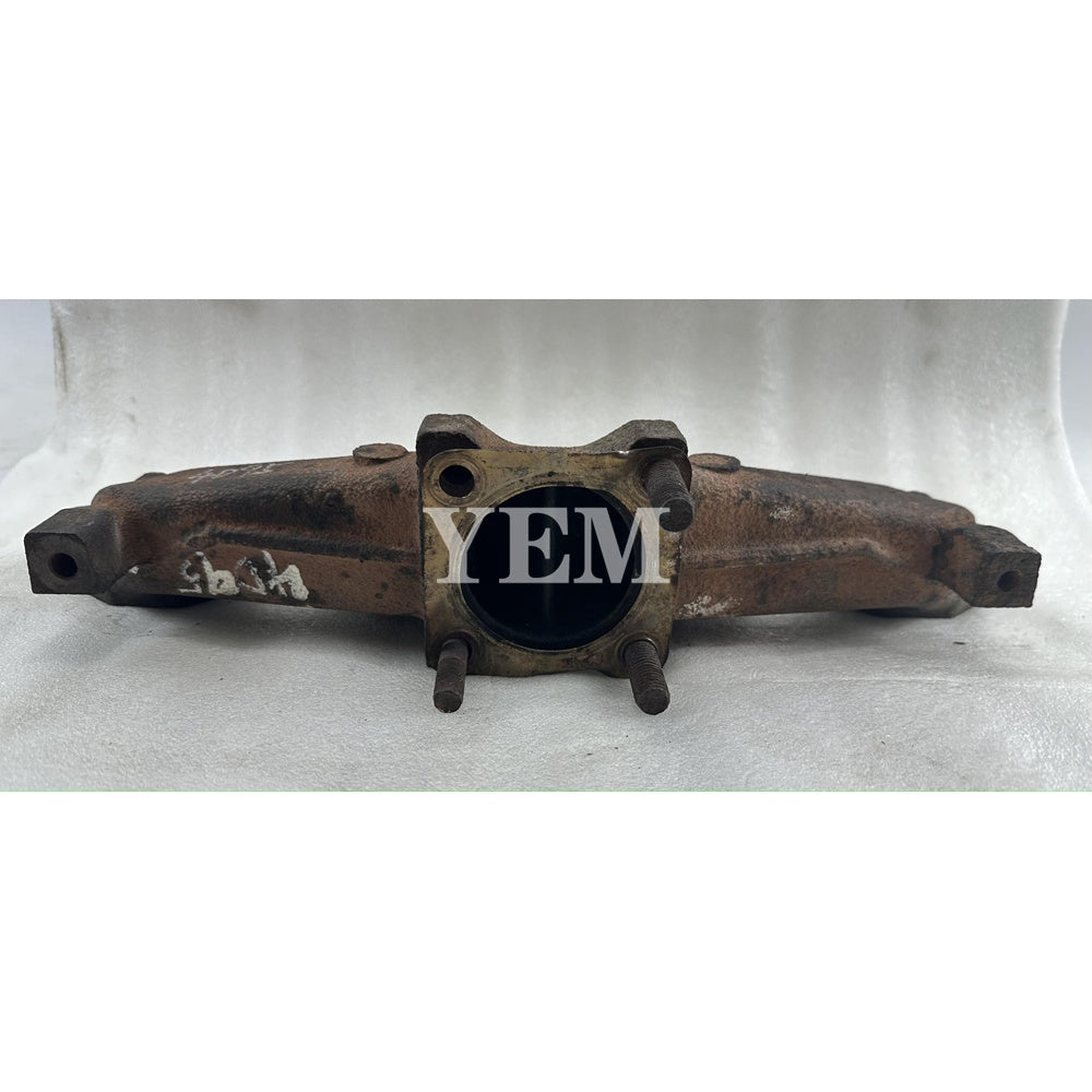 Used Exhaust Manifold For Komatsu 4D95 Engine PC60-6 PC88MR-6 PW98MR-6 For Komatsu