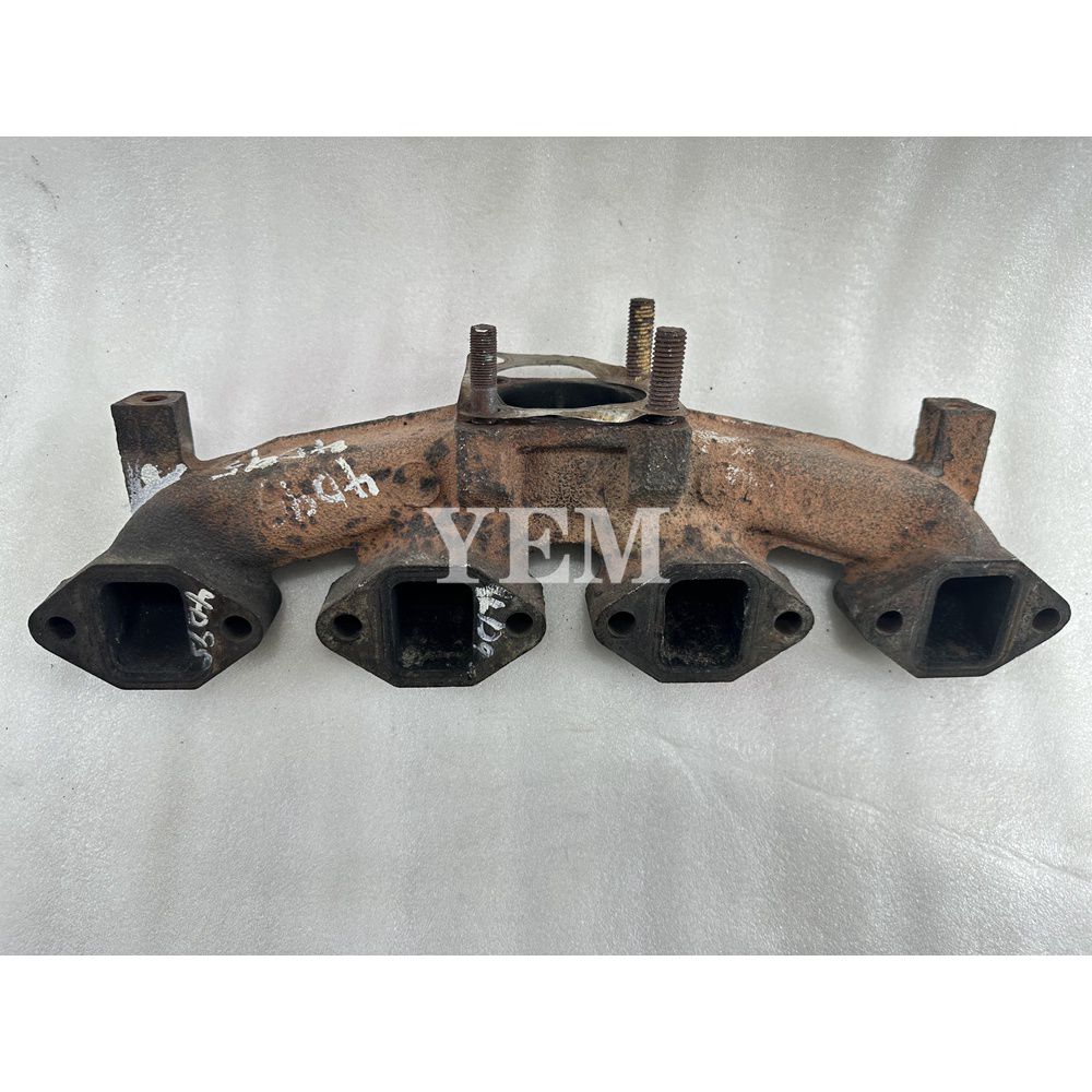 Used Exhaust Manifold For Komatsu 4D95 Engine PC60-6 PC88MR-6 PW98MR-6 For Komatsu