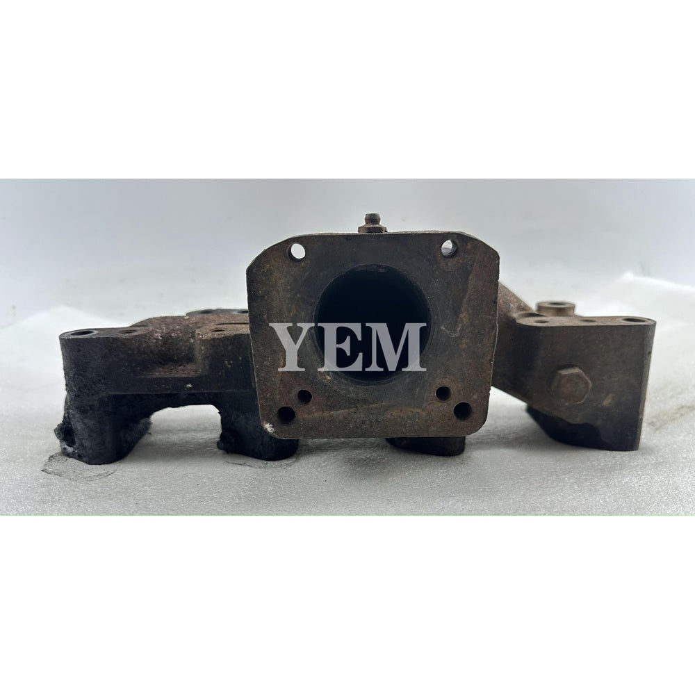 Used Exhaust Manifold For Yanmar 4TN78 Engine John Deere Excavator 50 For Yanmar