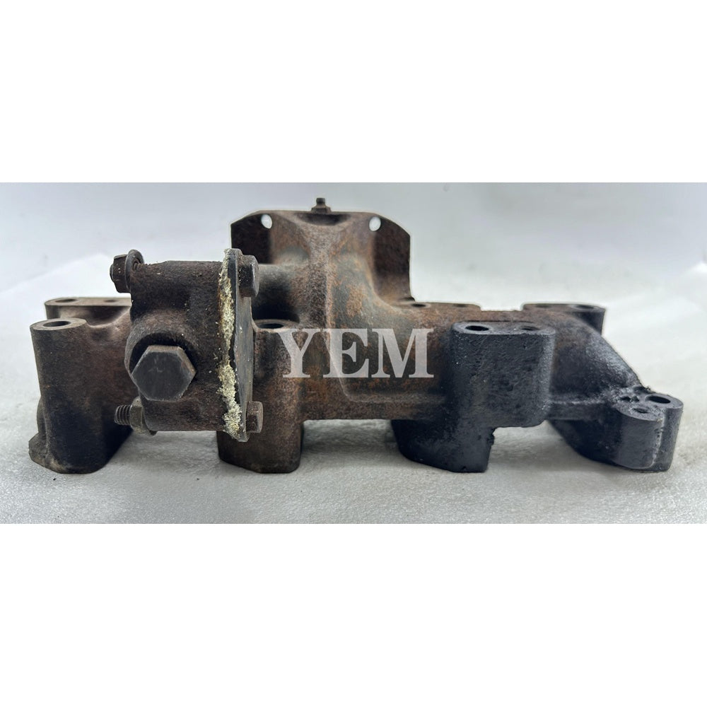 Used Exhaust Manifold For Yanmar 4TN78 Engine John Deere Excavator 50 For Yanmar