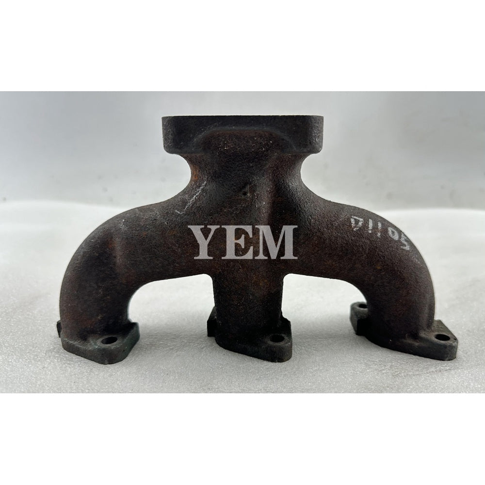 Used Exhaust Manifold 17213-12312 For Kubota D1105 Engine F2680 B92 B2401 B2601 FZ2400 A-195 tractor For Kubota