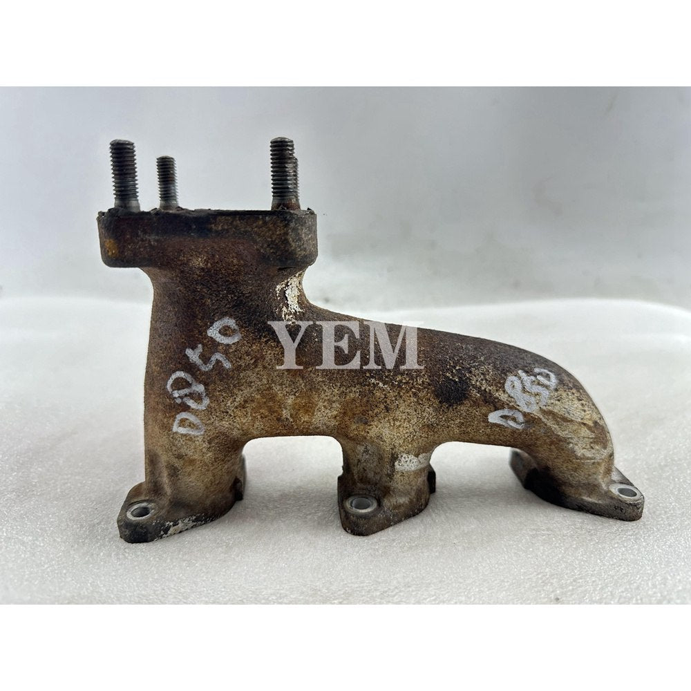 Used Exhaust Manifold For Kubota D850 Engine B40 B6200 B6200HST B1502 B1-14 tractor For Kubota