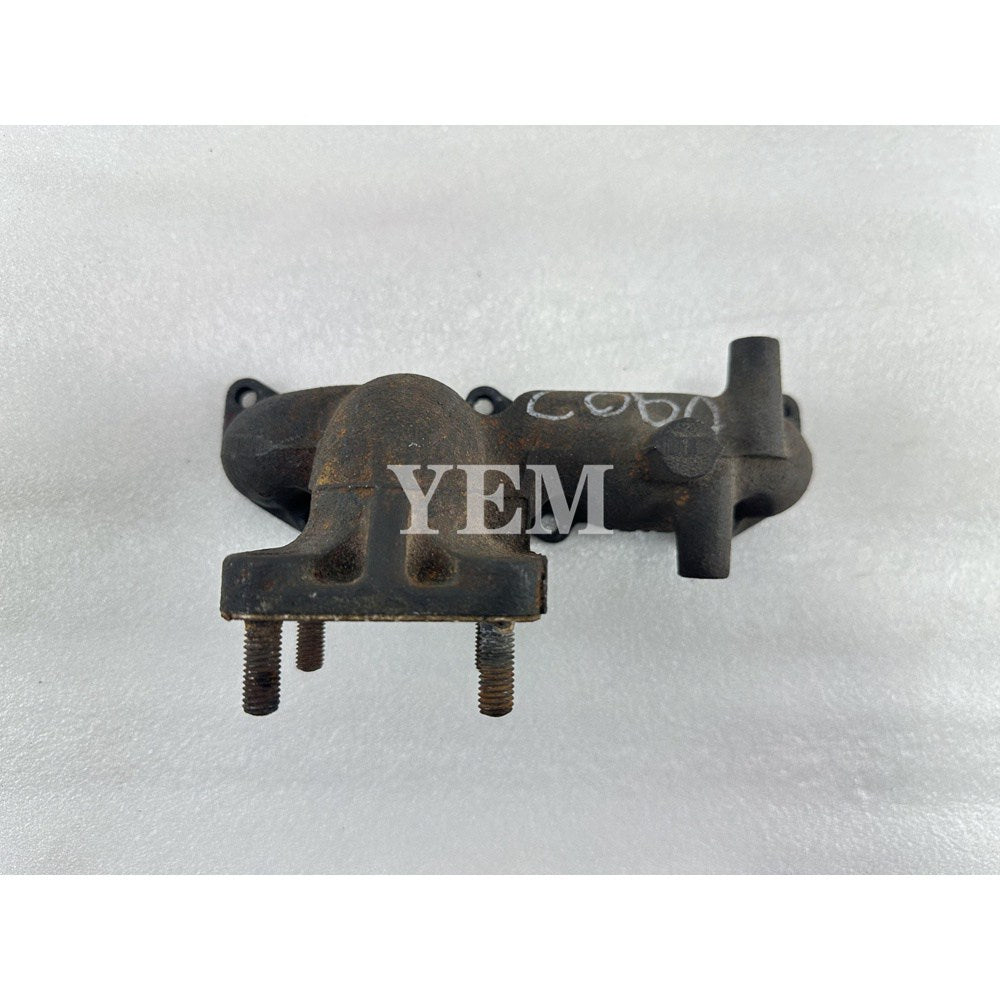 Used Exhaust Manifold 1E121-12310 For Kubota D902 Engine BX2360 BX23S ZD1021 ZD323 450 BX25D WD-825 DA-725 mini loader