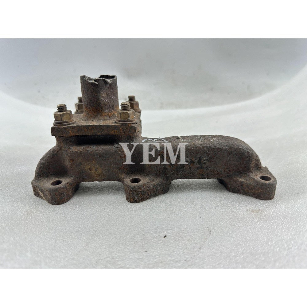 Used Exhaust Manifold For Mitsubishi L3E Engine 1815 tractor For Mitsubishi