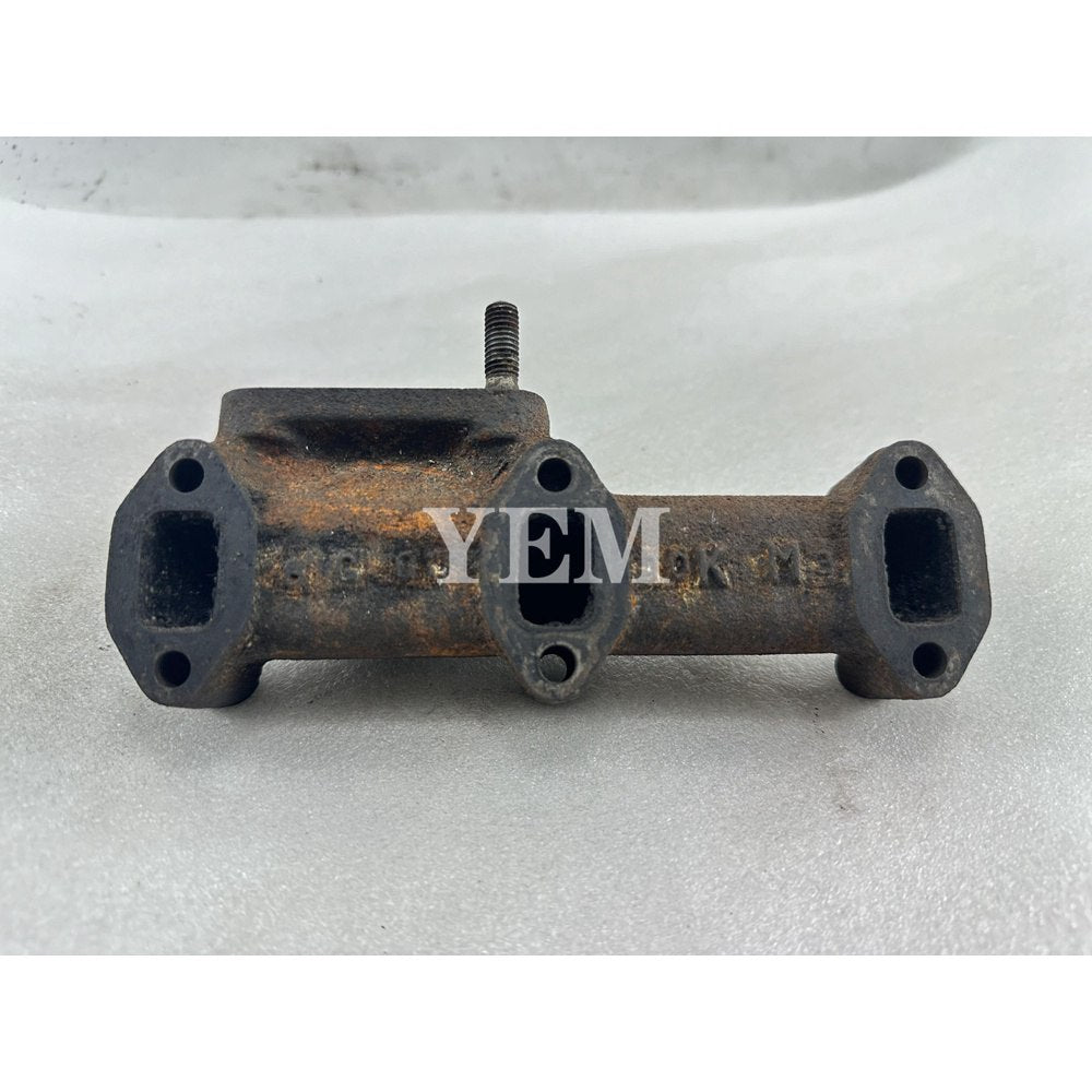 Used Exhaust Manifold For Yanmar 3TNE68 Engine Komatsu 3D68 3D68E For Yanmar