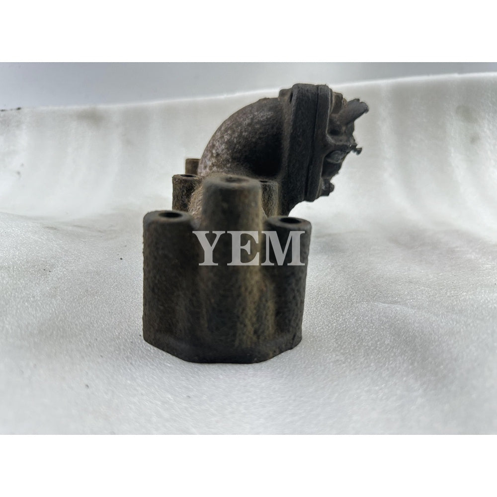 Used Exhaust Manifold For Yanmar 3D82 Engine Excavator PC27R-8 For Yanmar