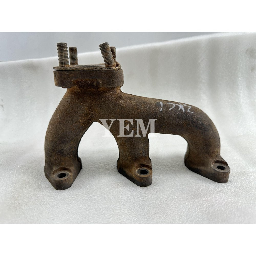 Used Exhaust Manifold For Isuzu 3KC1 Engine EX12 EX15 EX20UR EX20UR-2 EX22 EX25 EX30UR EX30UR-2 Excavator For Isuzu