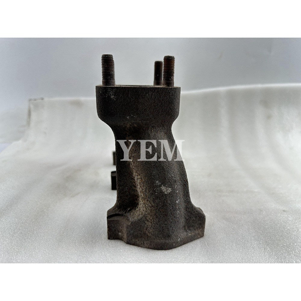 Used Exhaust Manifold For Isuzu 3KR1 Engine EX22 EX25 EX30 EX35 EX40UR EX40UR-2 Excavator For Isuzu