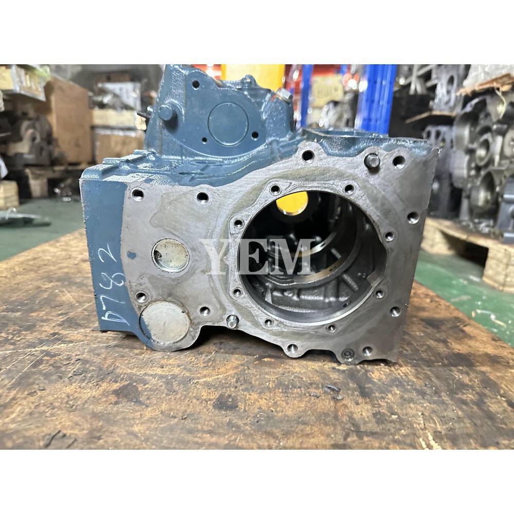 D782 Cylinder Block For Kubota GR2110 ZD21 B7410 L200 tractor