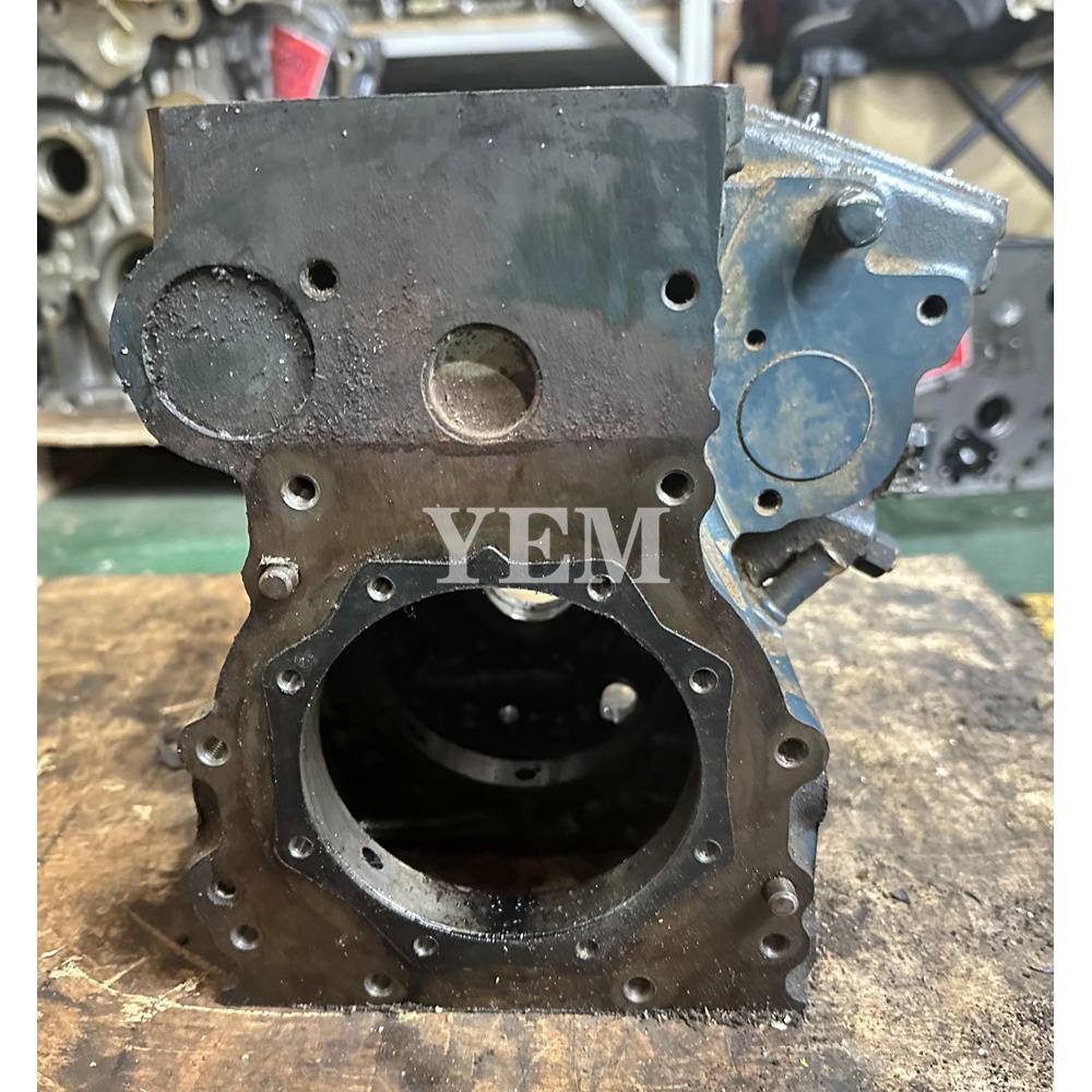 Z482 Cylinder Block 16853-01016 For Kubota Gehlmax MB 048 excavator For Kubota