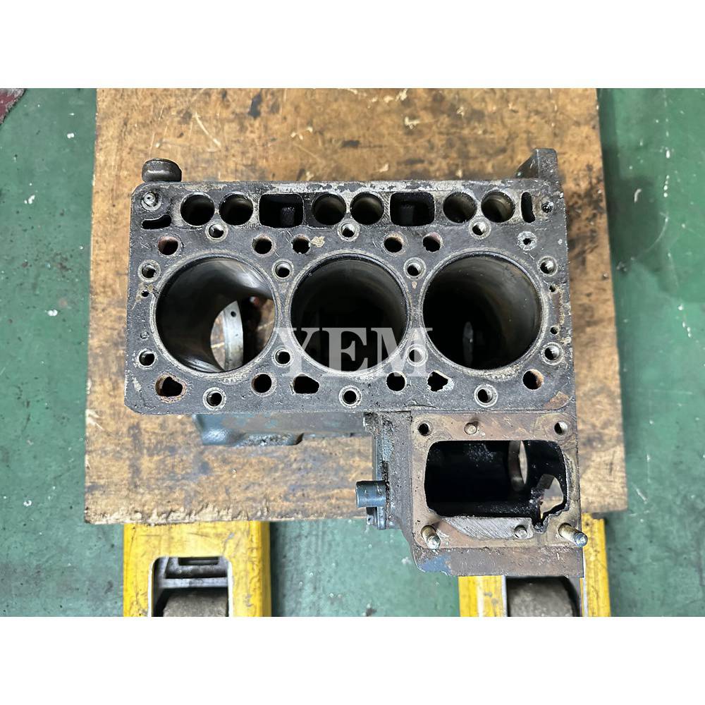 D850 Cylinder Block For Kubota B40 B6200 B6200HST B1502 B1-14 tractor