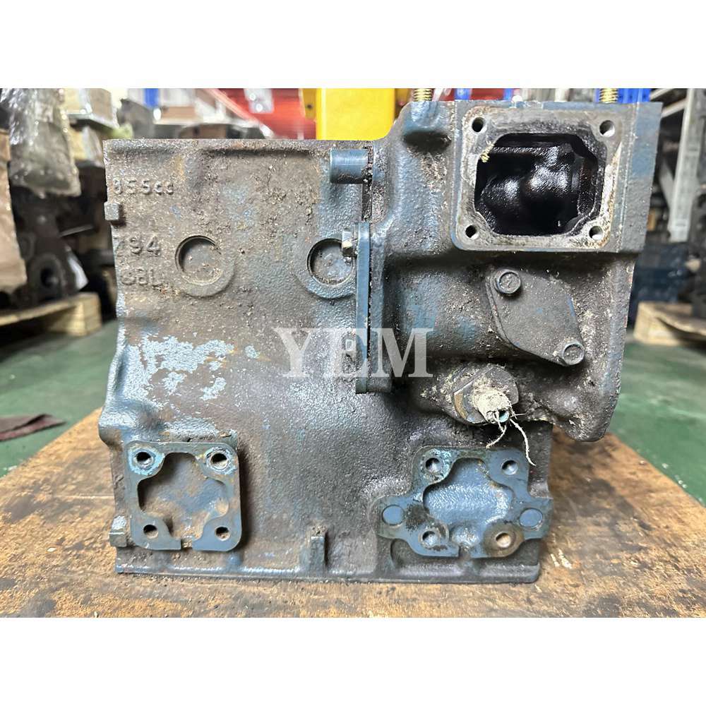 D850 Cylinder Block For Kubota B40 B6200 B6200HST B1502 B1-14 tractor For Kubota