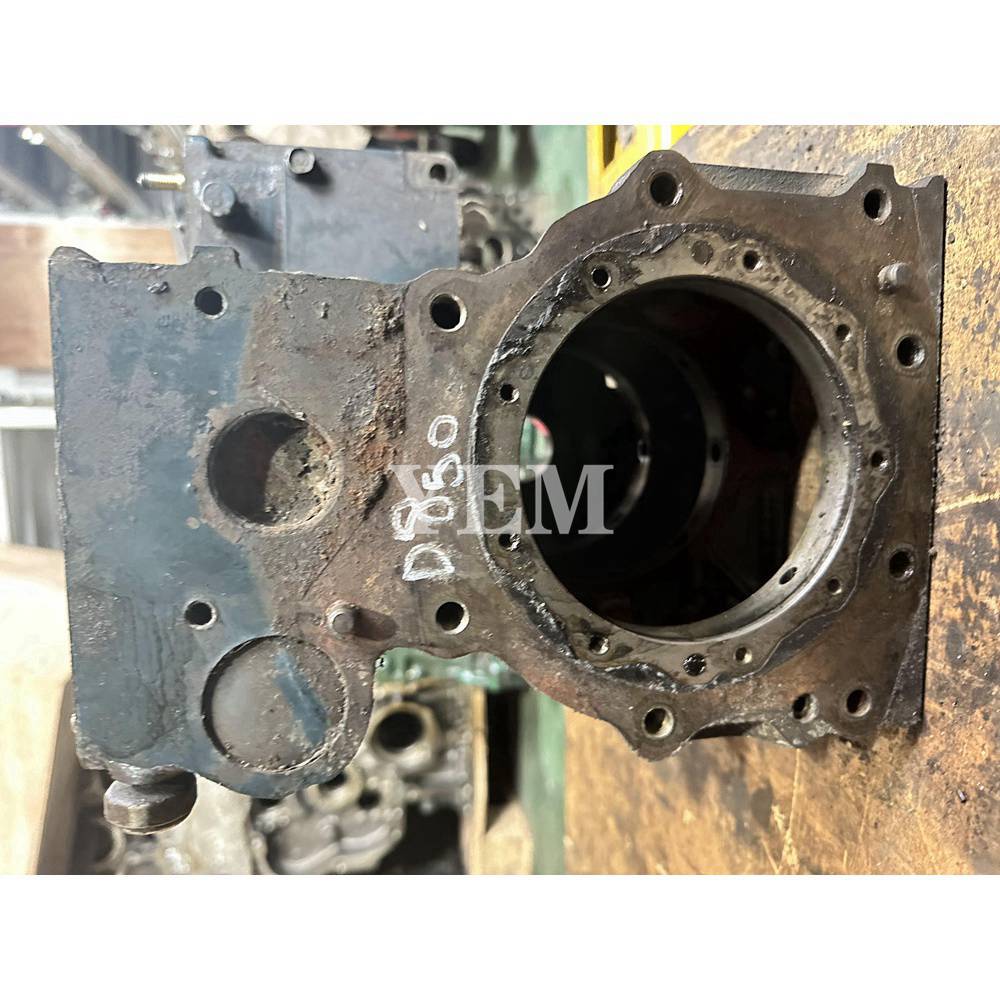 D850 Cylinder Block For Kubota B40 B6200 B6200HST B1502 B1-14 tractor For Kubota