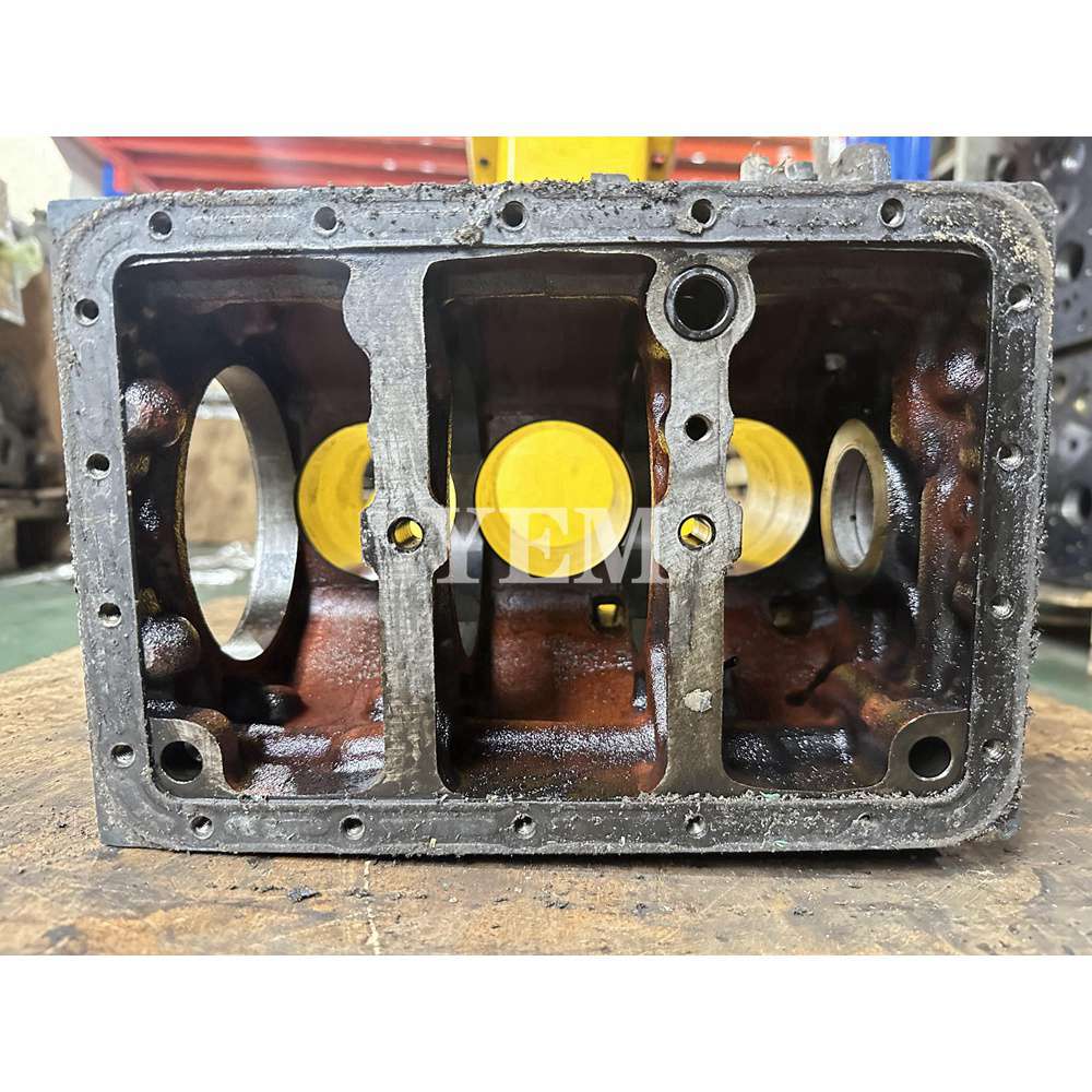 D850 Cylinder Block For Kubota B40 B6200 B6200HST B1502 B1-14 tractor For Kubota