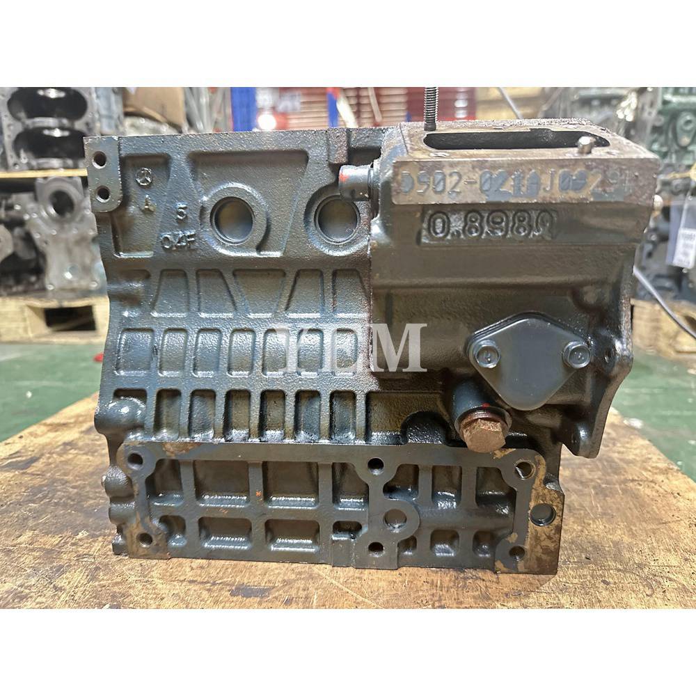 D902 Cylinder Block For Kubota BX2360 BX23S ZD1021 ZD323 450 BX25D WD-825 DA-725 mini loader For Kubota