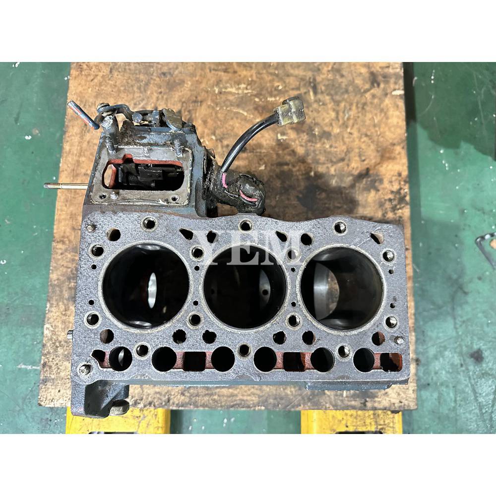 D905 Cylinder Block For Kubota 525 B1700 F2100BX22 backhoe-loader tractor engine For Kubota