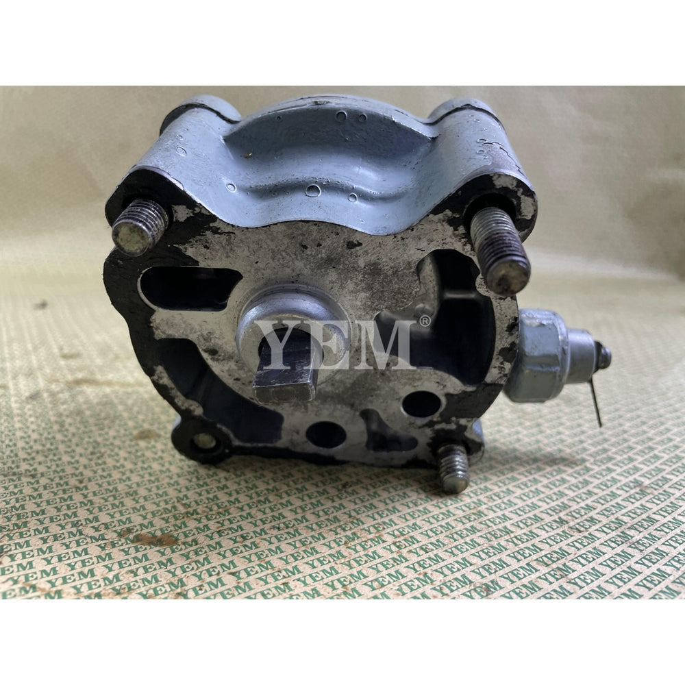 FOR MITSUBISHI ENGINE K4E OIL PUMP (USED) For Mitsubishi