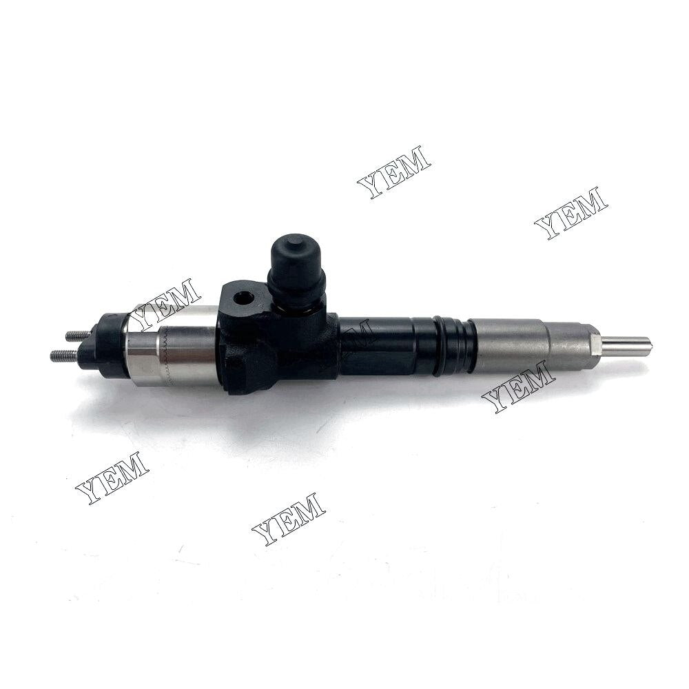 YEM V3800 V3800-CR Fuel Injector 1J500-53051 Kubota excavator diesel engine YEMPARTS