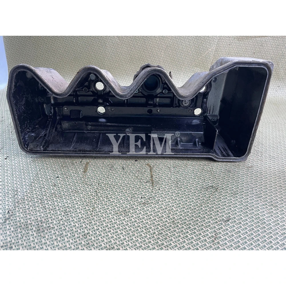 USED 3KB1 VALVE COVER FOR ISUZU DIESEL ENGINE SPARE PARTS For Isuzu