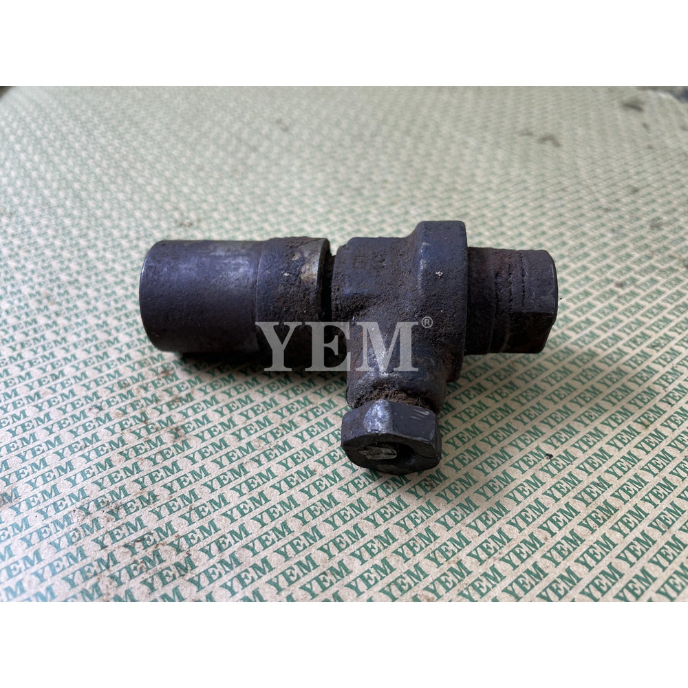 FOR YANMAR ENGINE 3T75 NOZZLE HOLDER (USED) For Yanmar