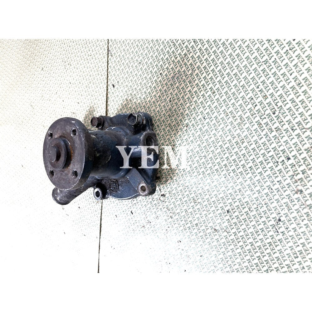 YEM Engine Parts Water Pump For Kubota T1600H T1600H-G TG1860 Z482 Engine 15881-73030 For Kubota