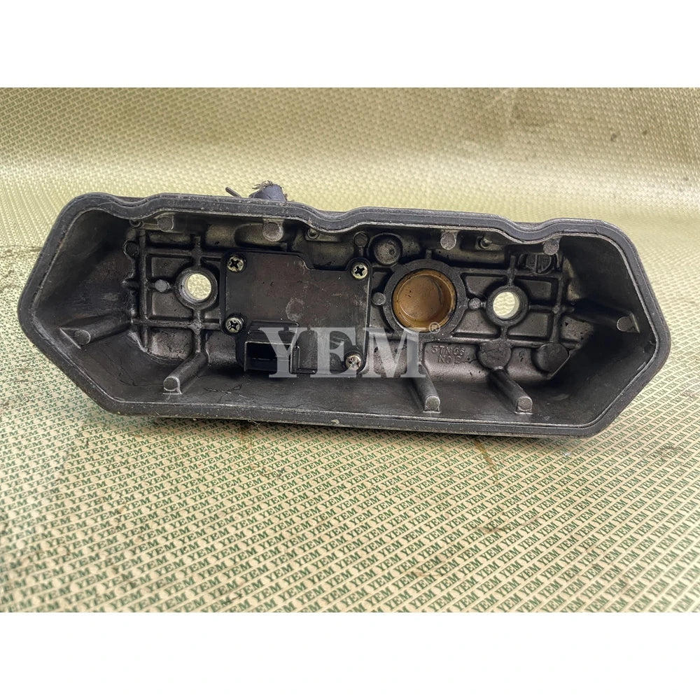 3TNE68 VALVE COVER FOR YANMAR (USED) For Yanmar