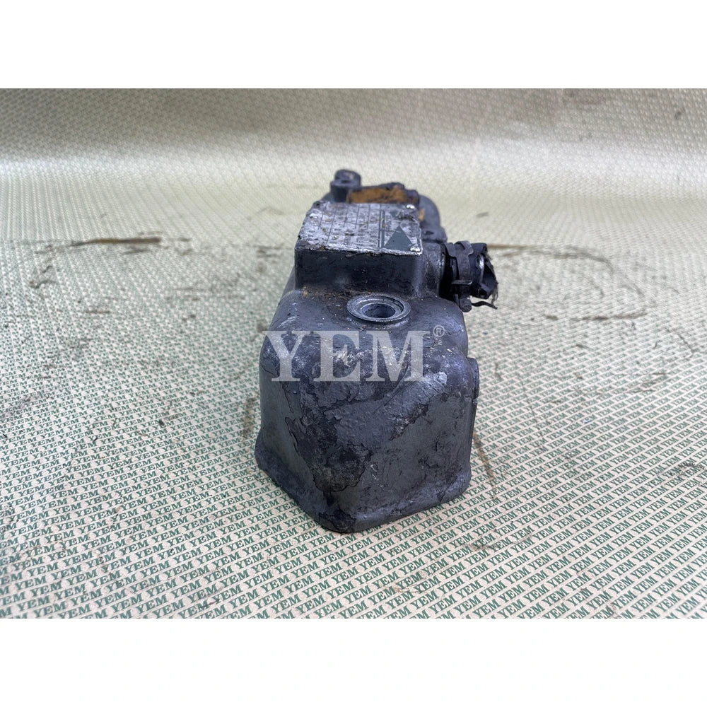 3TNE68 VALVE COVER FOR YANMAR (USED) For Yanmar